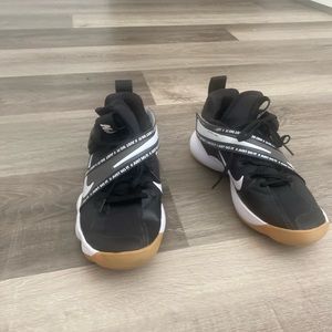 Nike Womens volleyball shoes